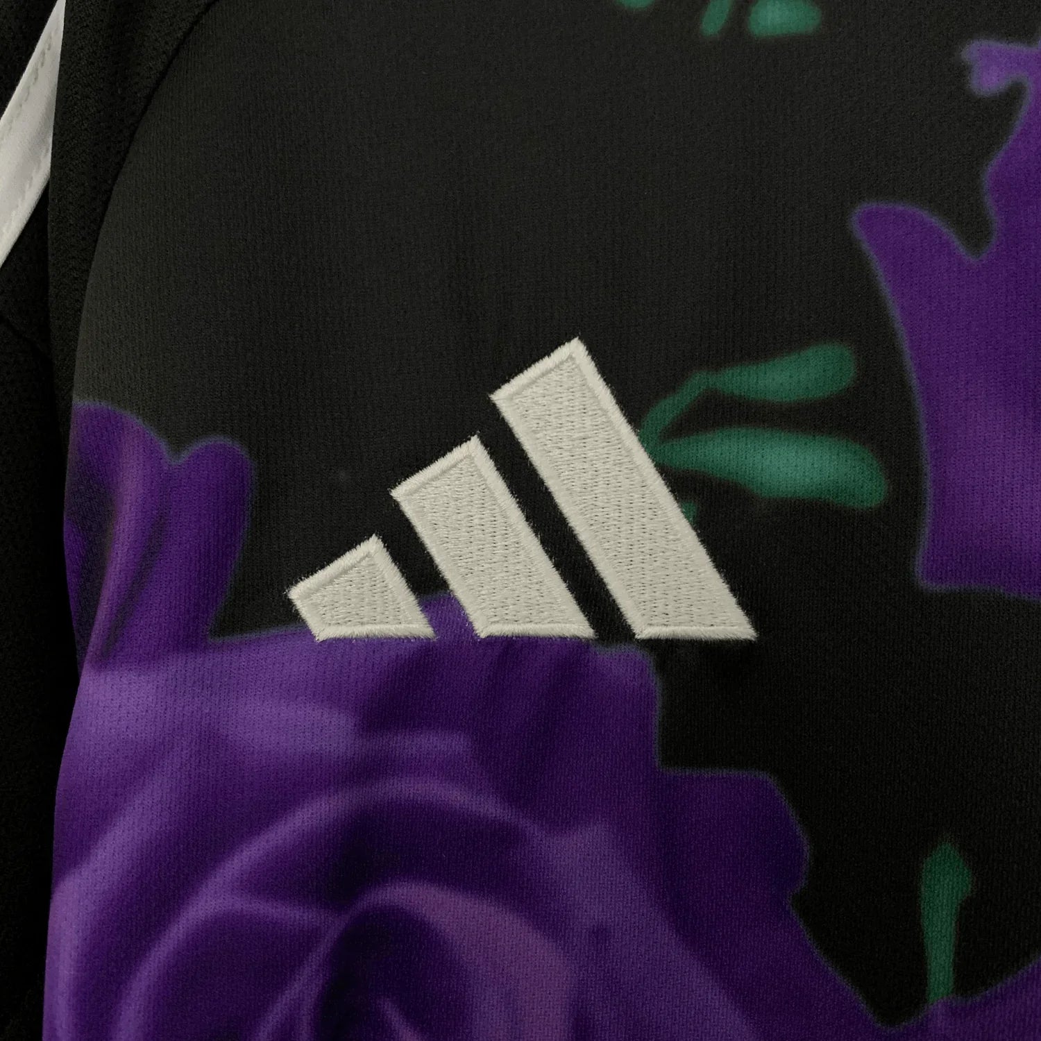 Camisola Real Madrid "Cobra" - Edição Especial