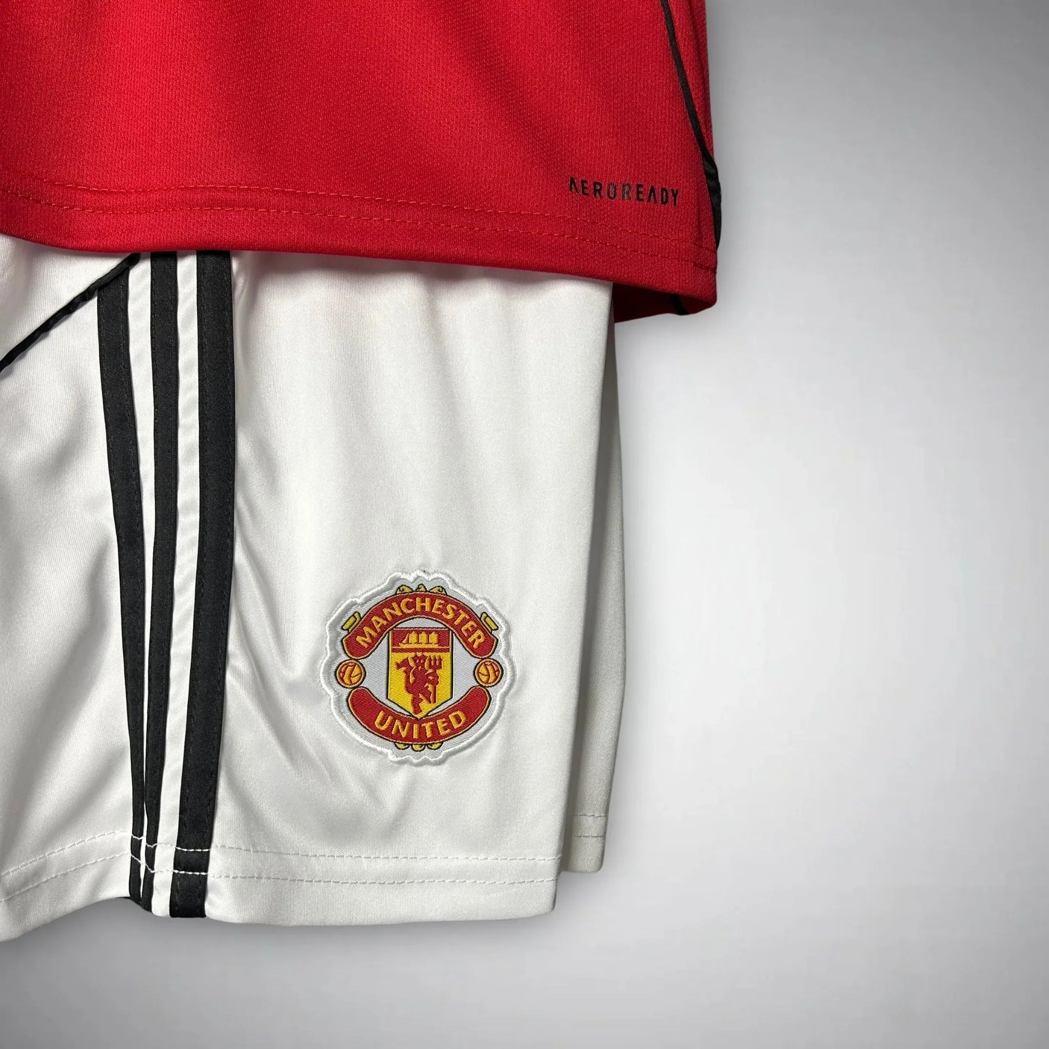 Kit Manchester United 25/26 (Principal) - Infantil