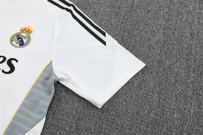 Kit Real Madrid 25/26 - Infantil