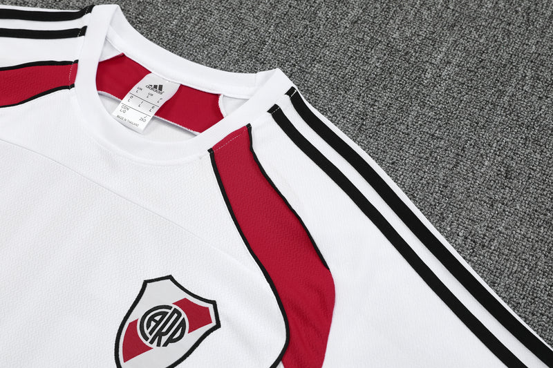 Kit River Plate 25/26
