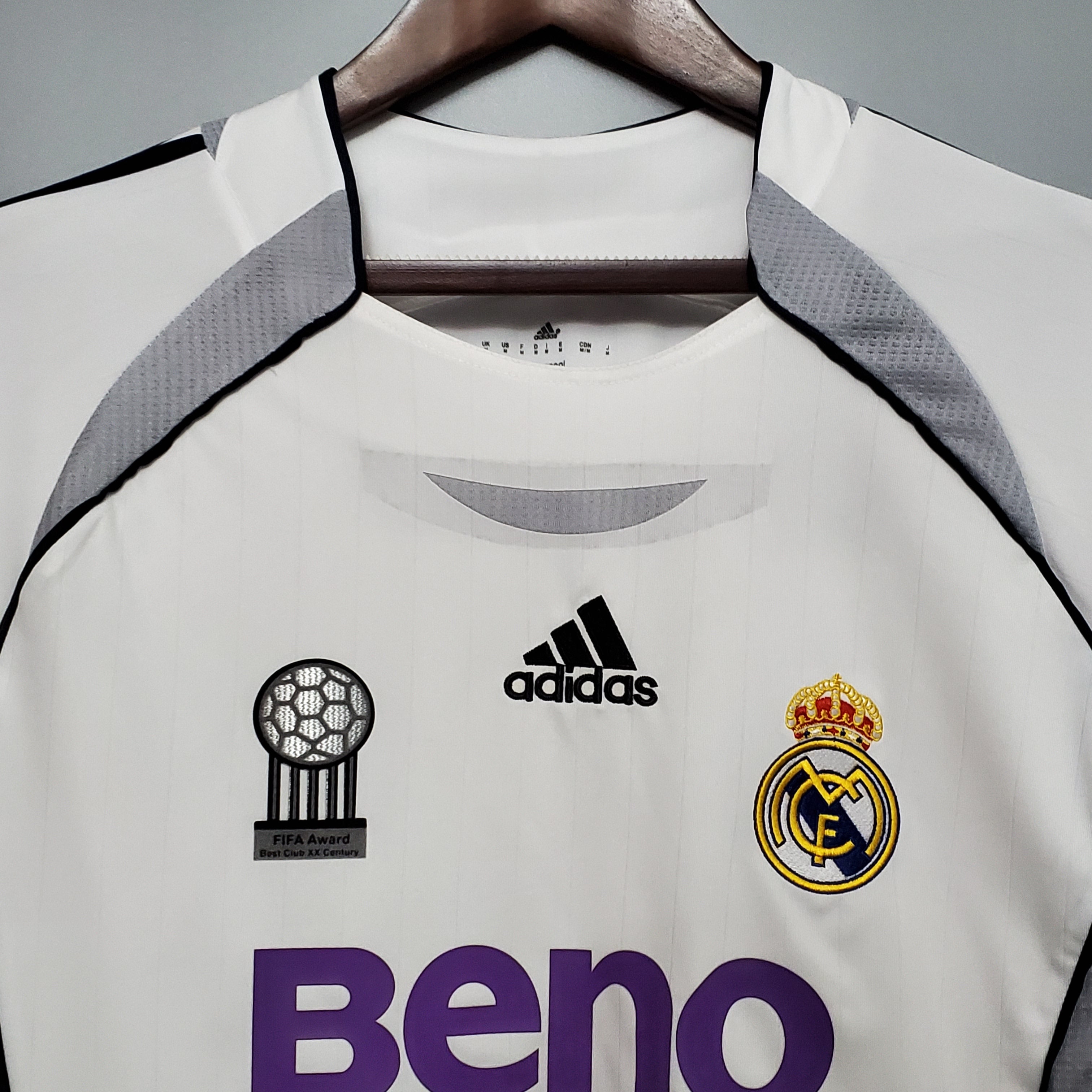 Camisola Retro Real Madrid 2006-2007 - Manga comprida