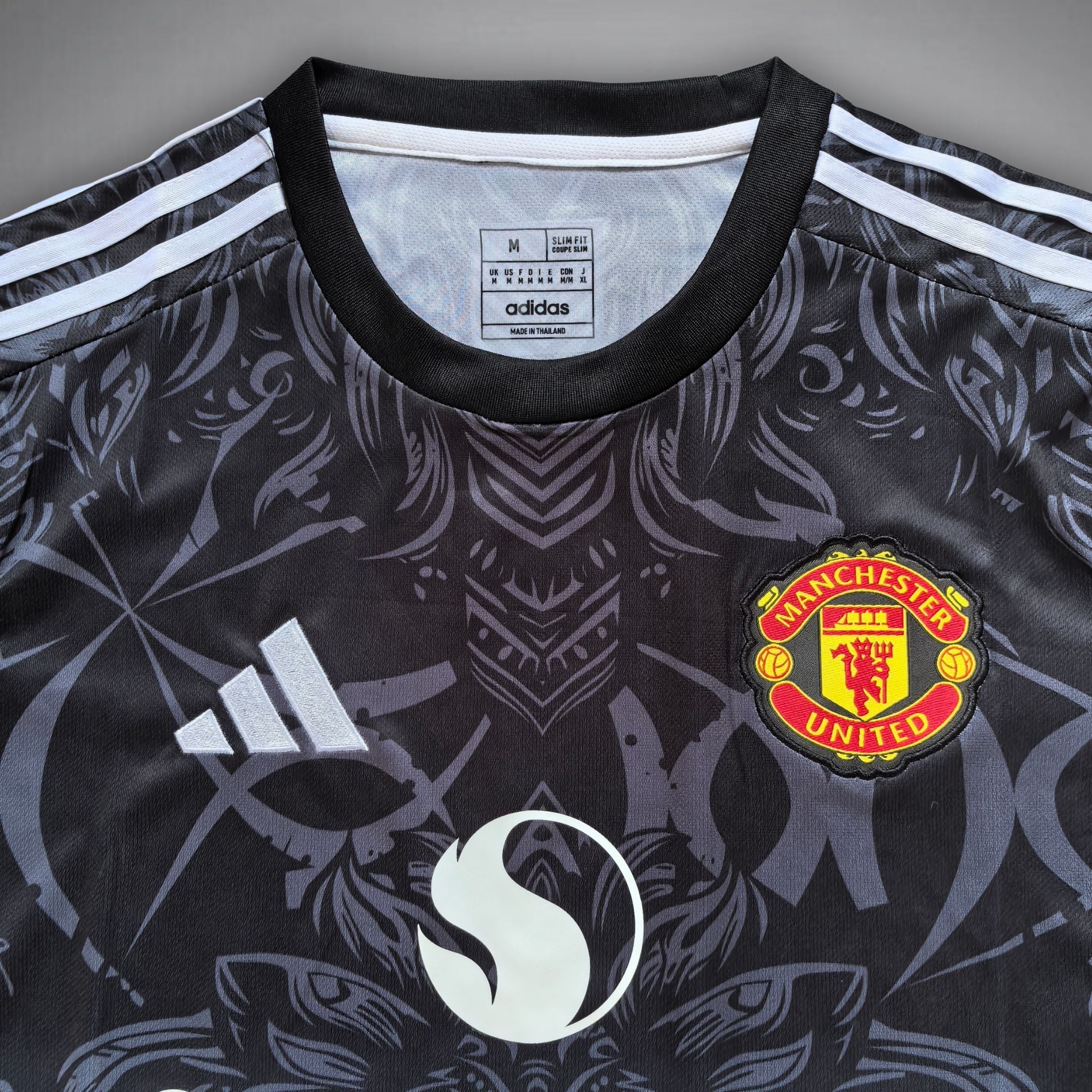 Kit Manchester United Lion 24/25 - Infantil