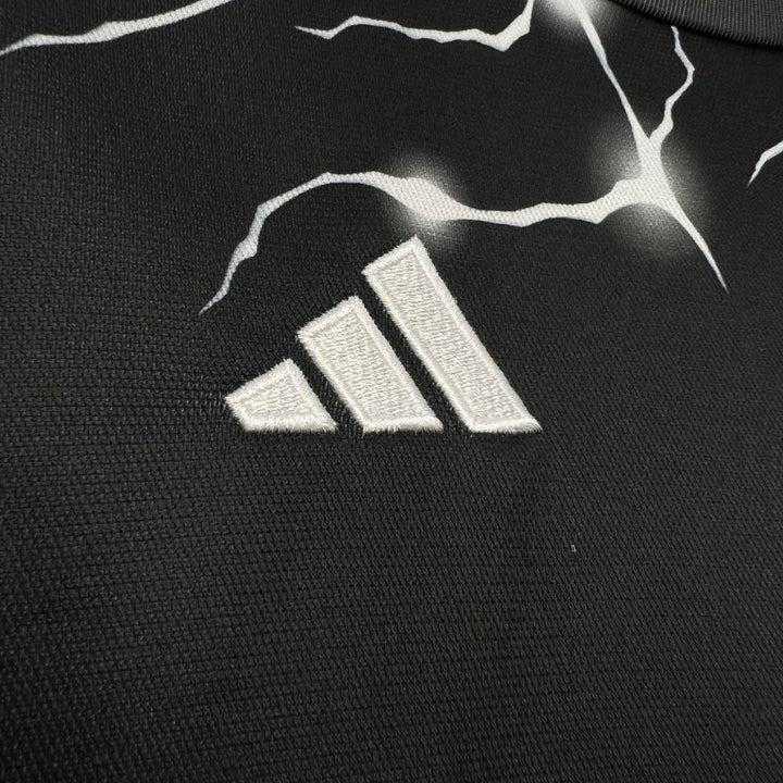 Camisola Real Madrid "Black Panther" - Edição Especial