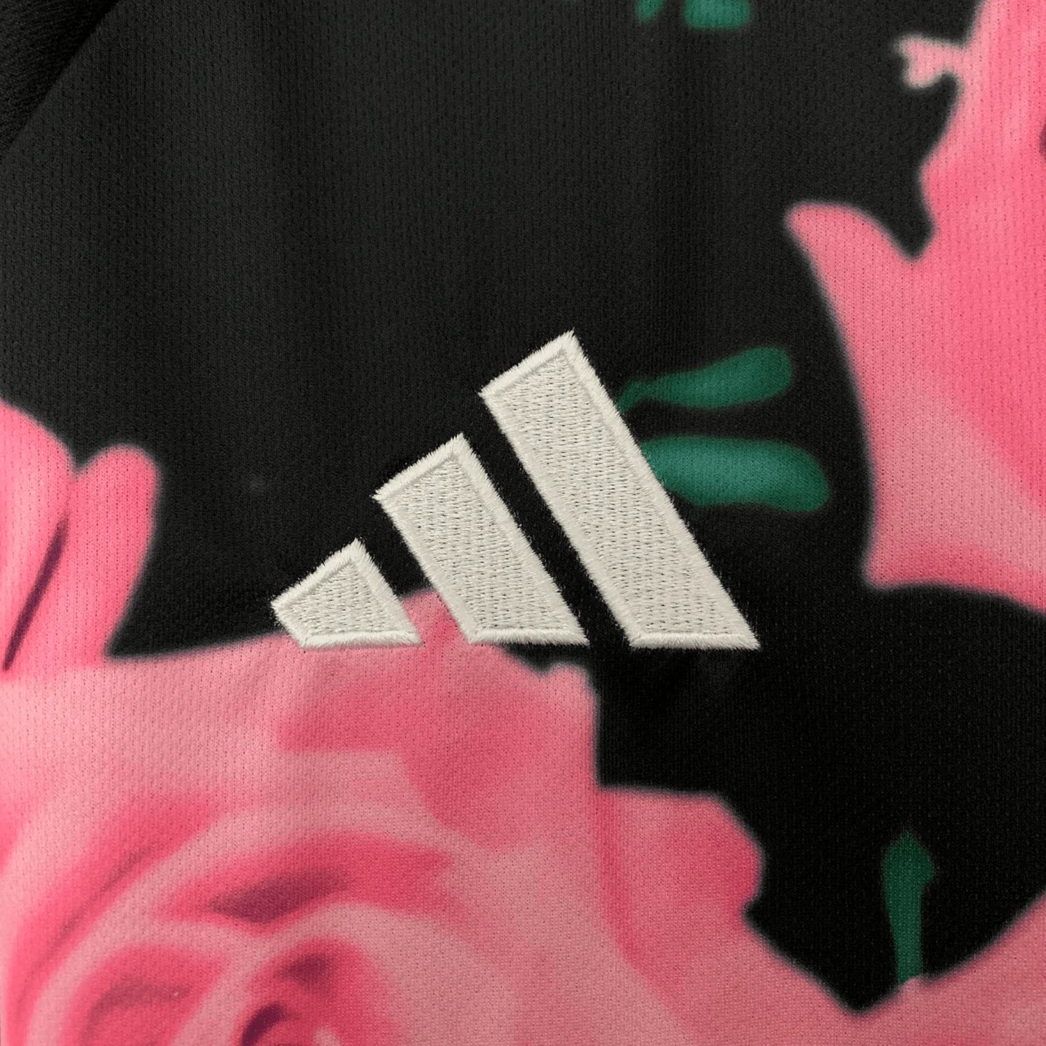 Camisola Real Madrid "Pink Kingsnake" - Edição Especial