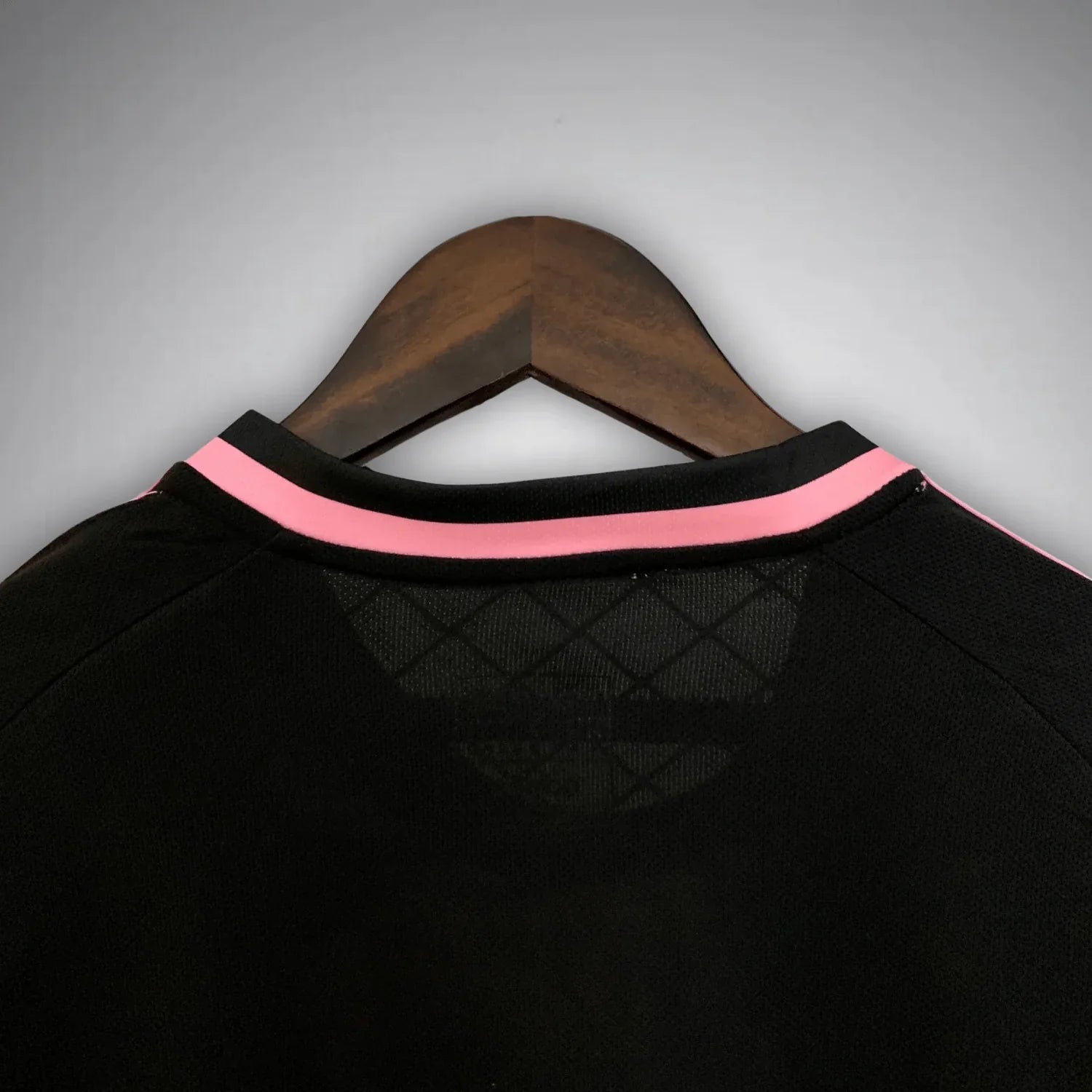 Camisola Real Madrid "Pink Kingsnake" - Edição Especial